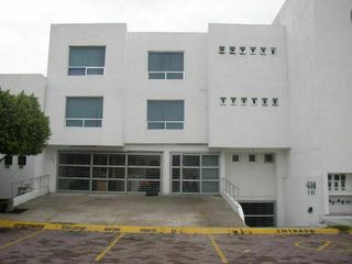 Se Renta Edificio en PUEBLO NUEVO, 3 Niveles, C400m2, Sala de Juntas, 13 Cajones