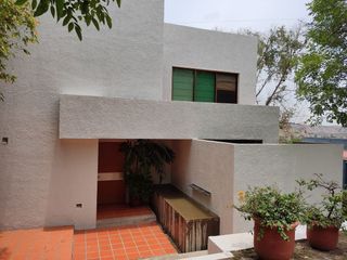 Casa en venta en Fraccionamiento Las Cañadas en Zapopan, Oportunidad unica con terreno amplio!