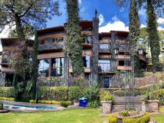 Renta Casa de Piedra en del Bosque Cuernavaca - R152