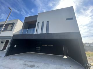 Casa nueva en venta en Mítica Residencial