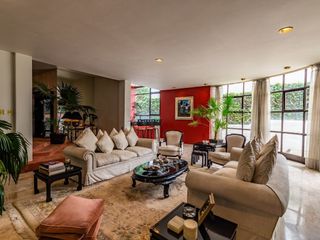 CASA EN VENTA  LOMAS  DE CHAPULTEPEC  CON FRONTÓN IDEAL PARA INVERSIONISTA