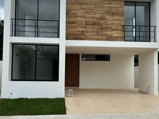 Casa(204) en Venta en Privada Tamora en Conkal