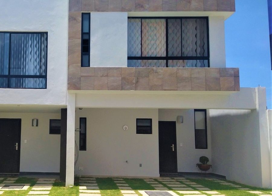 Casa en venta en la Rayana, Mod. Travertino, Lomas de Angelópolis