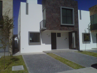 Estrena Casa en La Vista Residencial Frente al Parque, 3 Recamaras, Jardín, .