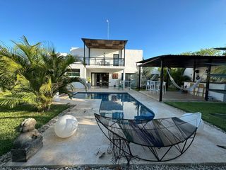 Venta de casa 3 habitaciones con piscina en el norte de Mérida