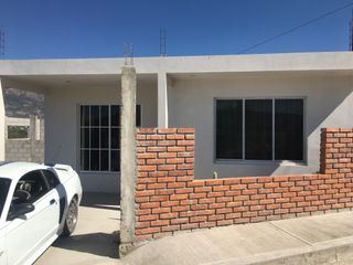 Casa de un nivel, 3 recamaras, en Av Emiliano Zapata. San Jose Tepenene. Hgo....