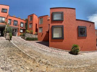 Casa en RENTA amueblada y equipada en privada en Marfil Guanajuato C3
