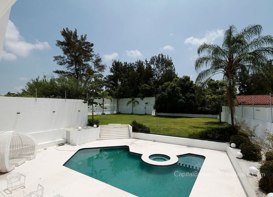 Casa Nueva de Lujo Colinas de San Javier en Venta | Lamudi.com.mx
