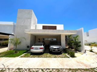 Residencia en Venta/Renta en Privada, Zona Norte de Mérida, Exclusivas Amenidades
