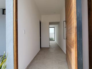 Estrena casa en venta de 3 niveles en El Refugio, Qro.