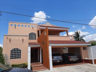 Casa de 5 Recámaras Super Amplia con 2 Albercas al Oriente de Mérida