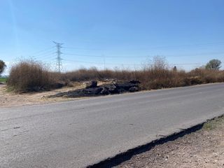Se Vende terreno a pie de carretera en San Javier.