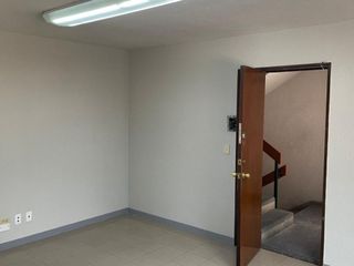 oficina primer piso renta en guadalajara por la minerva
