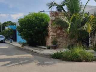 Casa de Una Planta con 3 Recámaras y Alberca en Cholul