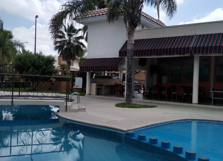 RENTA CASA NORTE QUINTAS DE MONTICELLO