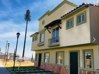 Se Vende Casa en Real Solare, Estilo Californiano, 3 Recamaras, 2.5 Baños, Linda