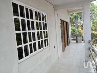 Casa en venta en calle Vicente Guerrero, Centro de Catemaco, Veracruz