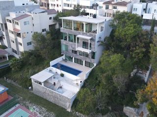 Casa en Venta en Contry Las Águilas en Guadalupe | $14,700,000