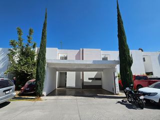 VENTA DE CASA EN RANCHO SANTA MONICA COTO BARLOVENTO