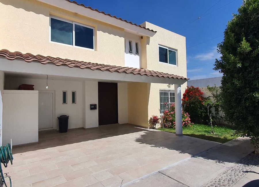 CASA EN VENTA AL NORTE DE AGUASCALIENTES EN RINCÓN ANDALUZ