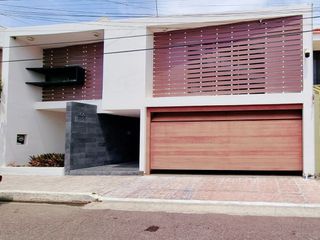 Casa EN VENTA con amplios espacios y ALBERCA en fracc COSTA DE ORO BOCA DEL RIO