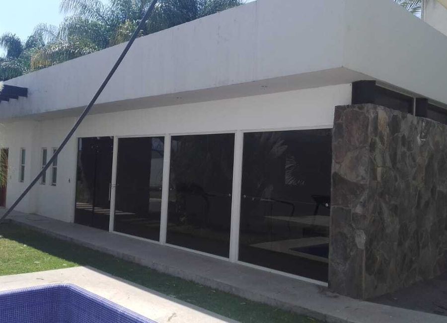 CASA EN VENTA VACACIONAL HABITACIONAL AMPLIO JARDIN ALBERCA JARAL DEL