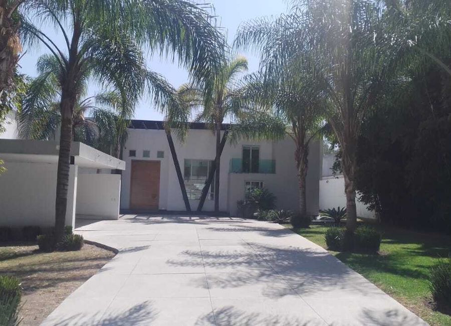 CASA EN VENTA VACACIONAL HABITACIONAL AMPLIO JARDIN ALBERCA JARAL DEL