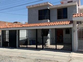 Casa en venta en Prolongación Independencia, Col. La Martinica (Lomas del Vergel), Zapopan, Jalisco