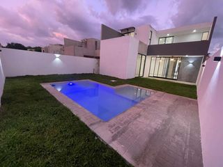 Casa en venta en Mérida, Privada Zendera, Residencial con amenidades