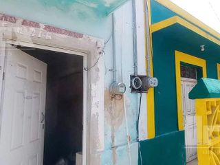 Se vende casa colonial en barrio de Santa Ana, a una cuadra Av gobernadores, Campeche