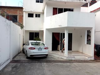 Casa en Venta tipo villa privada con estacionamiento en Acapulco de Juárez colonia arrollo seco
