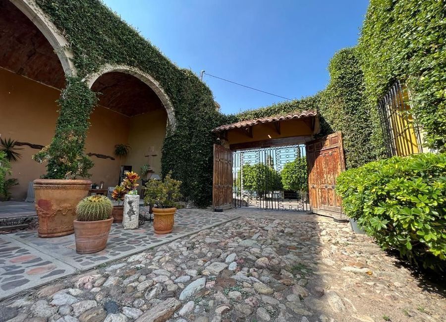 Rancho Hacienda en venta 45,000,000 en Cuerámaro, Guanajuato, México.