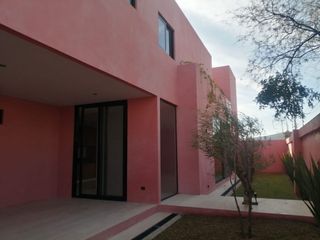 Residencia en Altarica Juriquilla, C.500 m2, Hermoso Diseño de Autor, de LUJO !