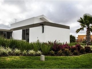 Hermosa residencia en venta en El Campanario, diseño de AUTOR, 1282 m2 Terreno