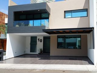 Estrena Casa en Centro Sur, Diseño de Autor, 420 m2, Sostenible, Premium