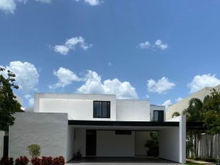 Casa en Venta con paneles en Privada Allegra, Santa Gertrudis, Cabo Norte