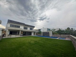 CASA EN VENTA EN FRACCIONAMIENTO LOMAS DE COCOYOC MORELOS