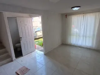 Casa en venta en Tultepec: Amplia residencia con 3 recámaras en Hacienda del Jardín JX