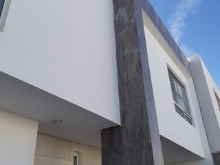 Preciosa Residencia en La Condesa Juriquilla, 4ta Recámara en P.B, 4.5 Baños