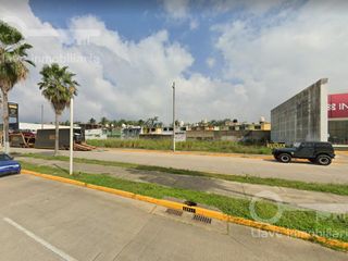 Terreno en Renta de 1,563 m2 (3 Lotes) en Av. Abraham Zabludovsky, Col. Pensiones, Coatzacoalcos, Veracruz.