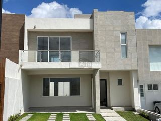 Casa en condominio en venta en Villas del Campo, Calimaya, México