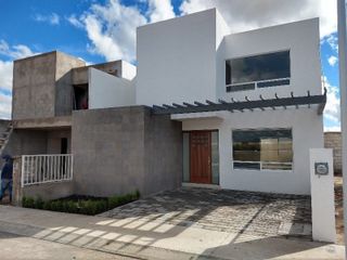 Preciosa Casa en Zen Lilfe, PREMIUM, Alberca, 3 Recámaras, Jardín, 164 m2, LUJO