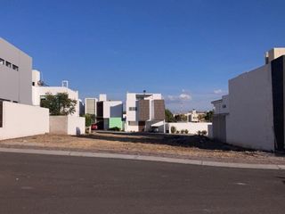 Se Vende Terreno en LA CIMA, 171.63 m2, Plano, Seguridad, Alberca, Casa Club..