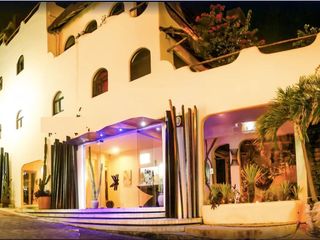 Hotel a pasos del mar y la quinta avenida a le venta en Playa del Carmen
