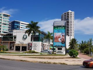 En Venta / Renta Local comercial en Cancún Centro C2996