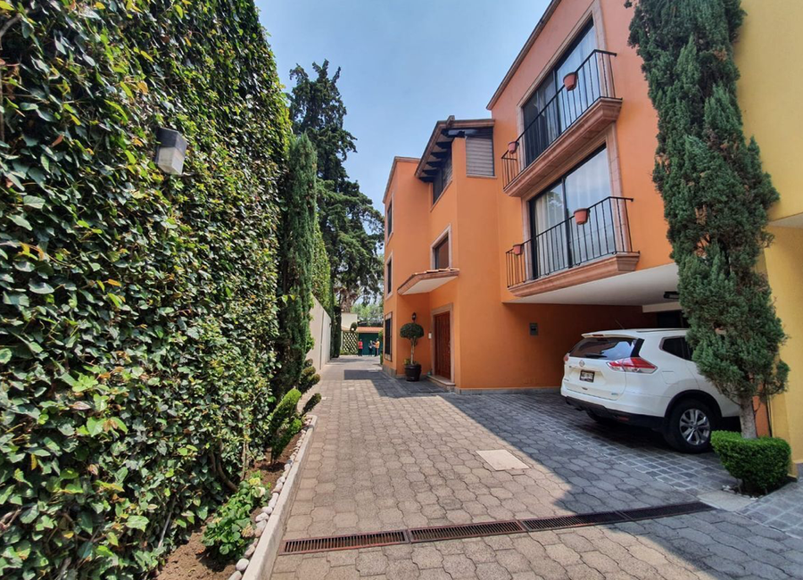 CASA EN TLALPAN CENTRO CON ELEVADOR PRIVADO