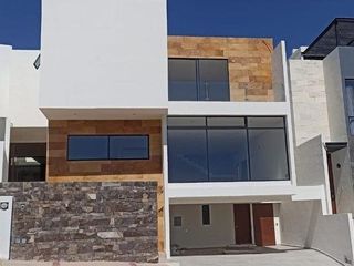 Casa en Venta en san Luis Potosí, Fraccionamiento Club de Golf la Loma