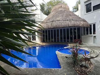 Casa en  Venta en Cancún de 3 recámaras, Supermanzana 17