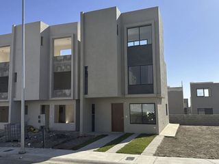 Se vende casa de 4 recámaras en Vizcaino Residencial, Tijuana