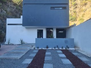 Residencia en Loma Dorada, 3 Niveles, 4taRecamara en PB, 4 Autos, Roof Garden !